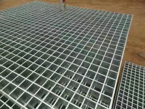 為什么洗車(chē)房用熱鍍鋅鋼格板?